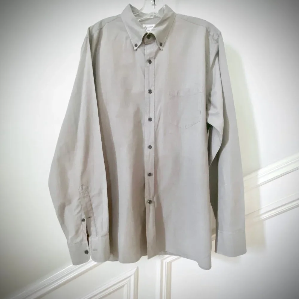 J. Crew Men's Long Sleeved Button Down Shirt - 16-16.5 neck